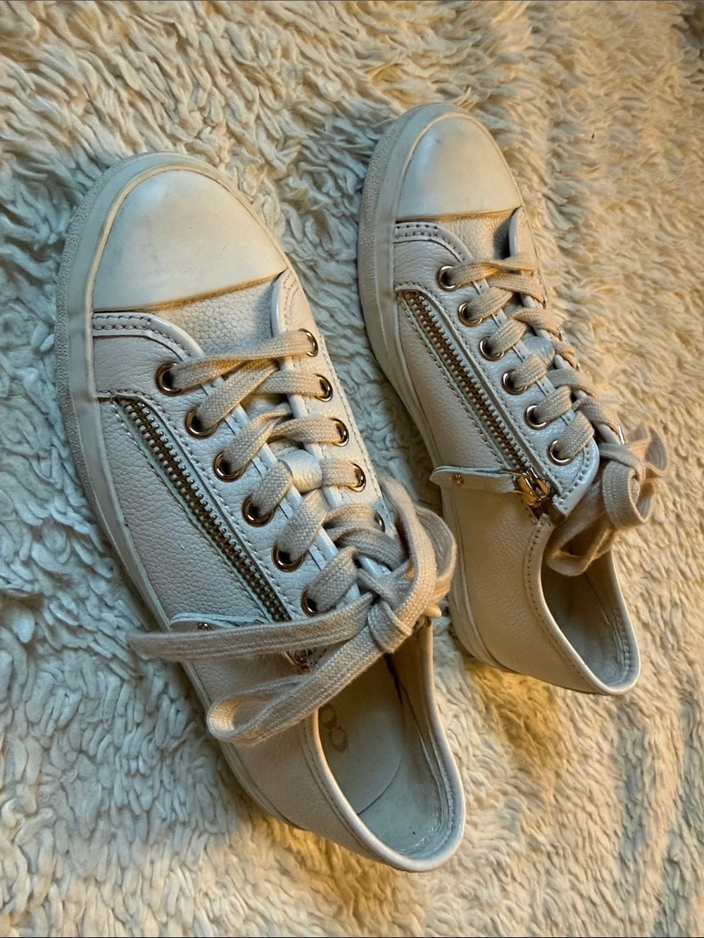 Coach empire zipper sneaker size 6B